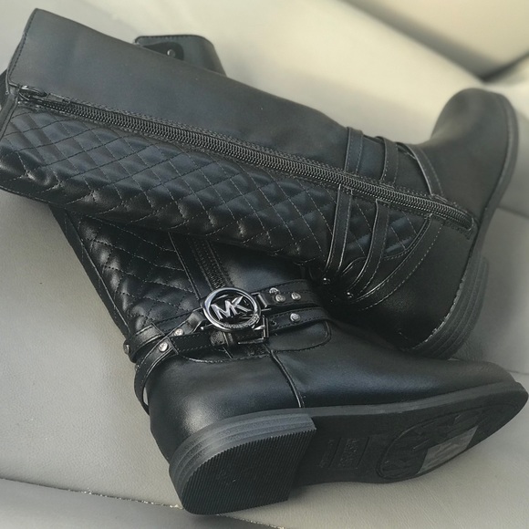 Black Michael Kors Winter Boot For Toddler Girls - Picture 7 of 8